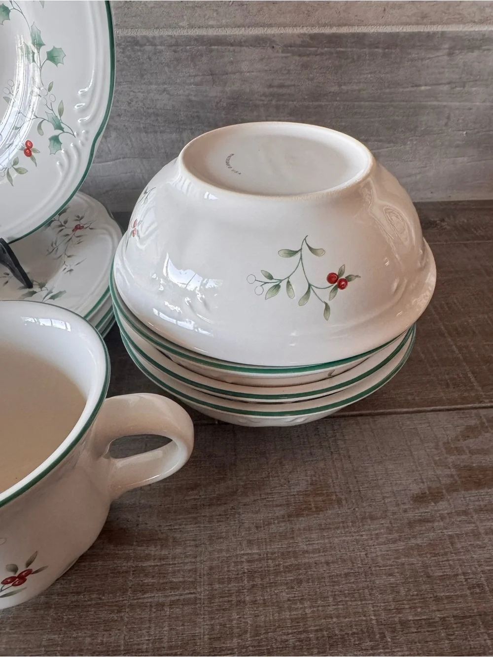 Pfaltzgraff winterberry christmas